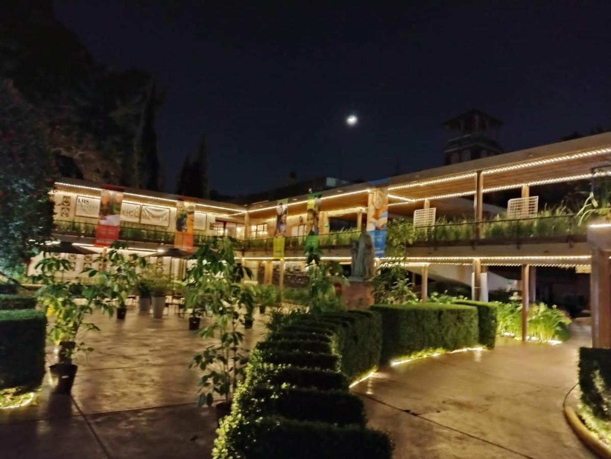 Hotel Express Quinta Soledad Kota Meksiko Bagian luar foto